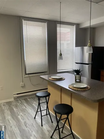 $1,650 | 1255 Paterson Plank Road, Unit 2R, Secaucus, NJ 07094