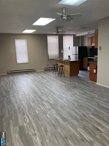 $1,650 | 1255 Paterson Plank Road, Unit 2R, Secaucus, NJ 07094