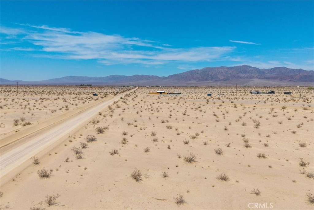 4461 Meriwether Road Twentynine Palms, CA 92277 - Photo 5 of 33