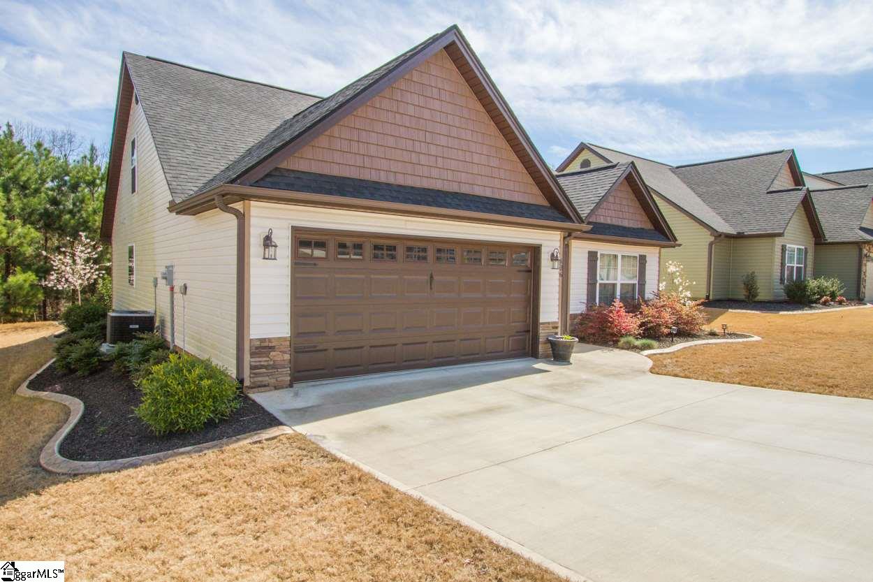 126 Gallant Lane Anderson, SC 29621 - Photo 2 of 36