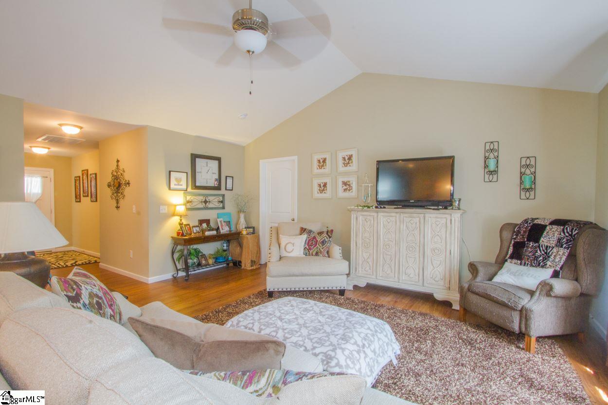 126 Gallant Lane Anderson, SC 29621 - Photo 6 of 36