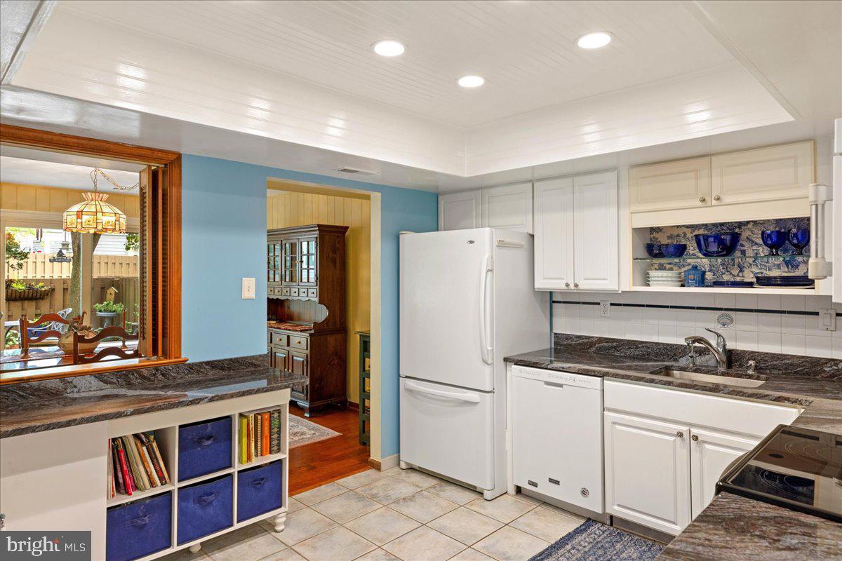 604 Hampton Court Doylestown, PA 18901 - Photo 11 of 37