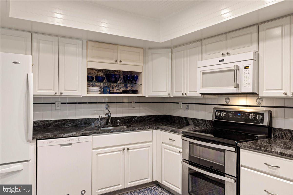 604 Hampton Court Doylestown, PA 18901 - Photo 13 of 37