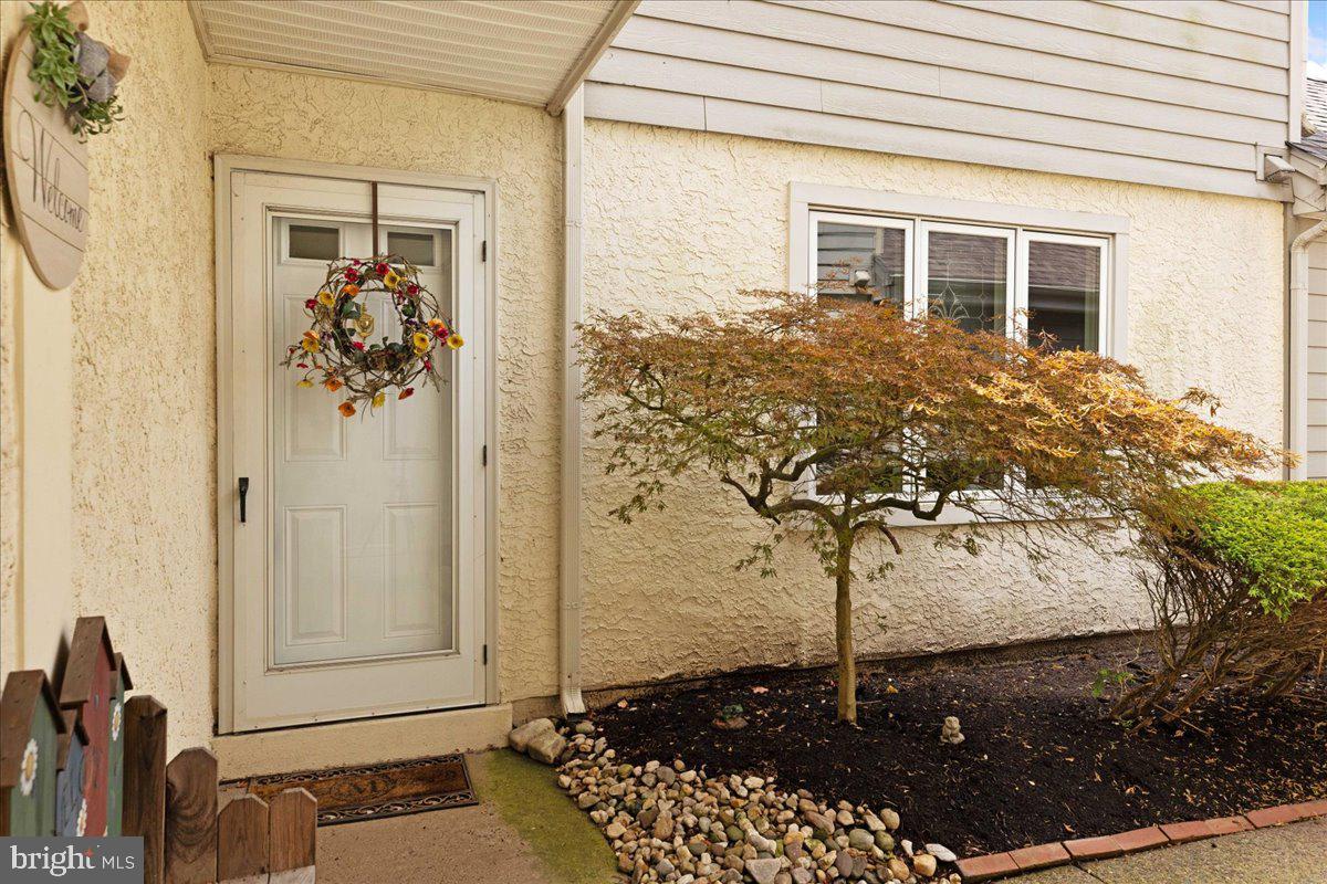 604 Hampton Court Doylestown, PA 18901 - Photo 3 of 37