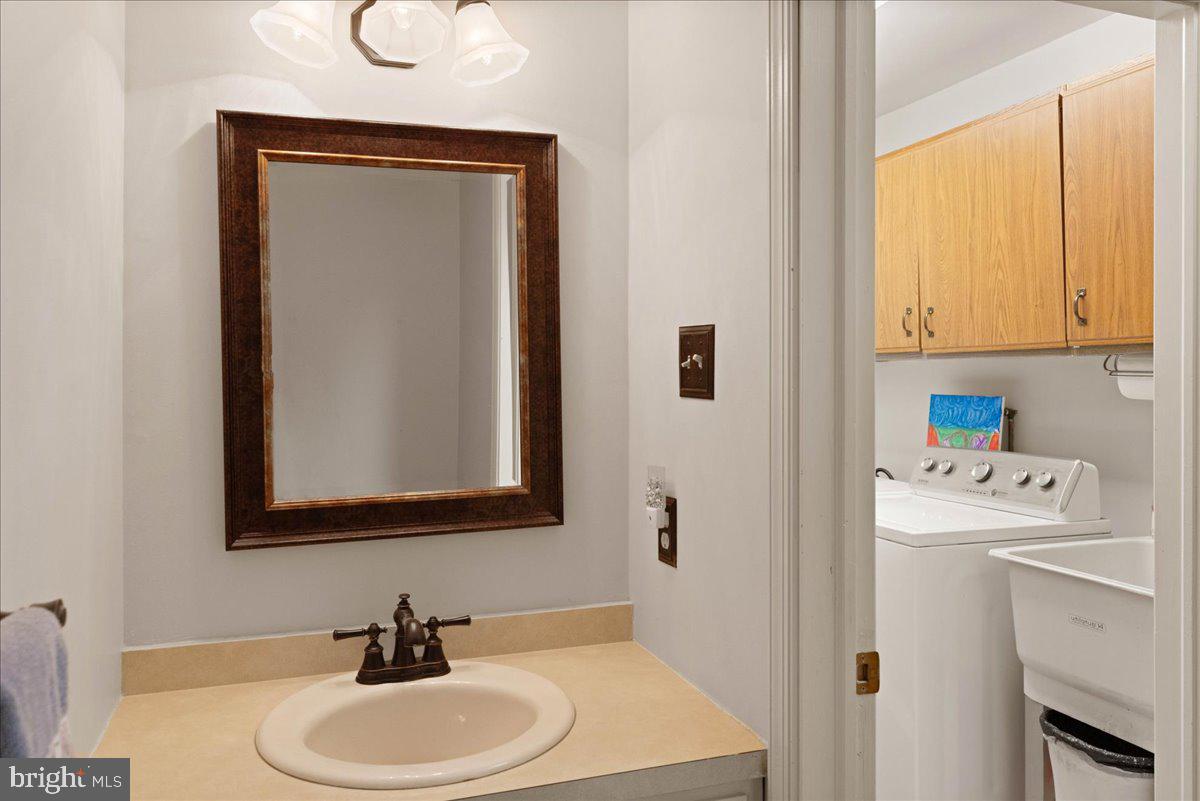 604 Hampton Court Doylestown, PA 18901 - Photo 9 of 37