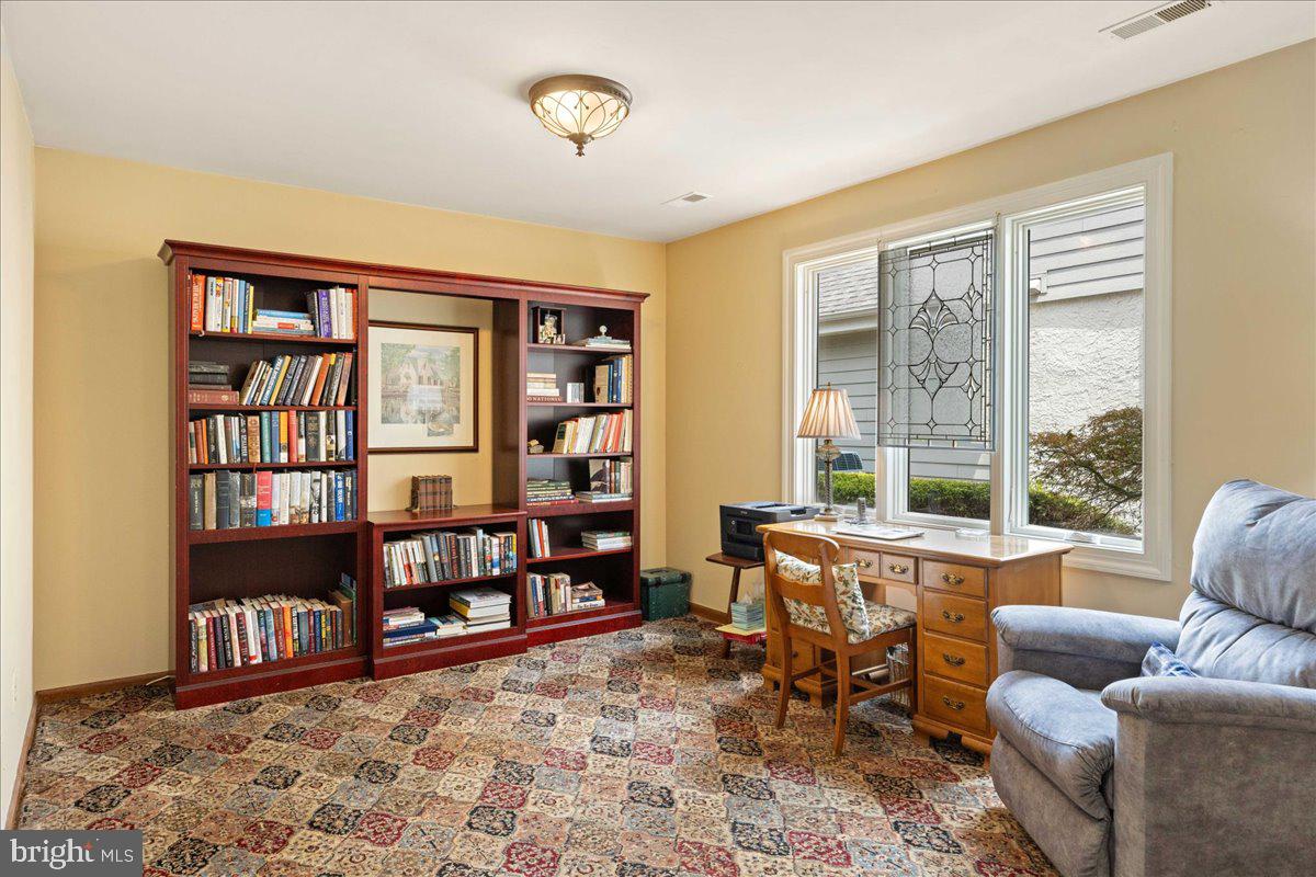 604 Hampton Court Doylestown, PA 18901 - Photo 10 of 37