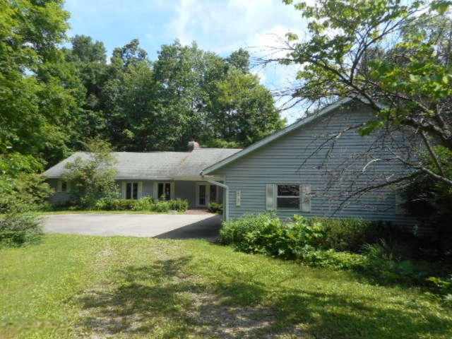 6701 Wabasis Road Northeast Belding, MI 48809 - Photo 3 of 6 083