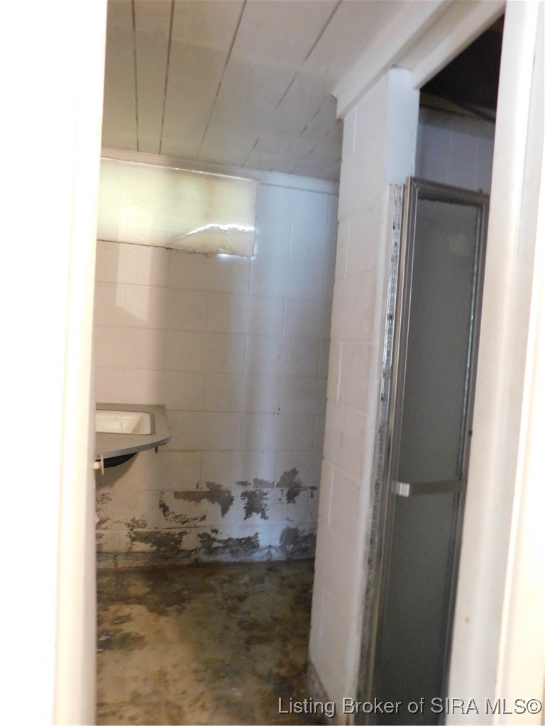 2911 Washington Avenue Bedford, IN 47421 - Photo 11 of 39