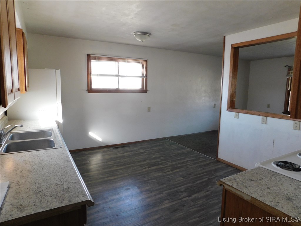 2911 Washington Avenue Bedford, IN 47421 - Photo 18 of 39