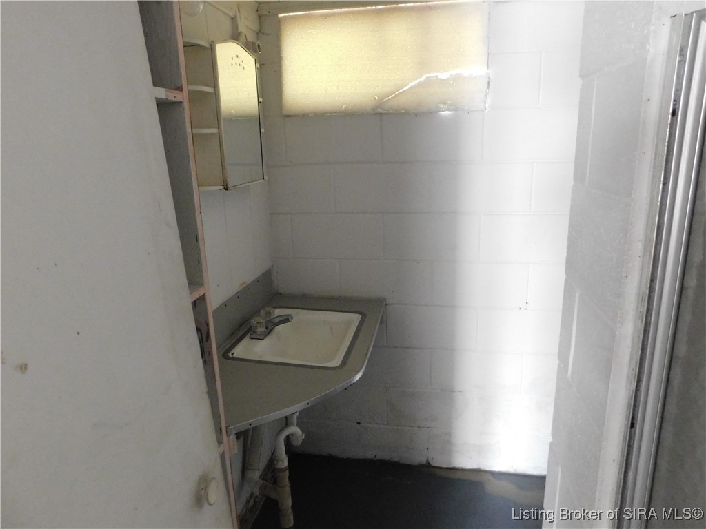 2911 Washington Avenue Bedford, IN 47421 - Photo 33 of 39