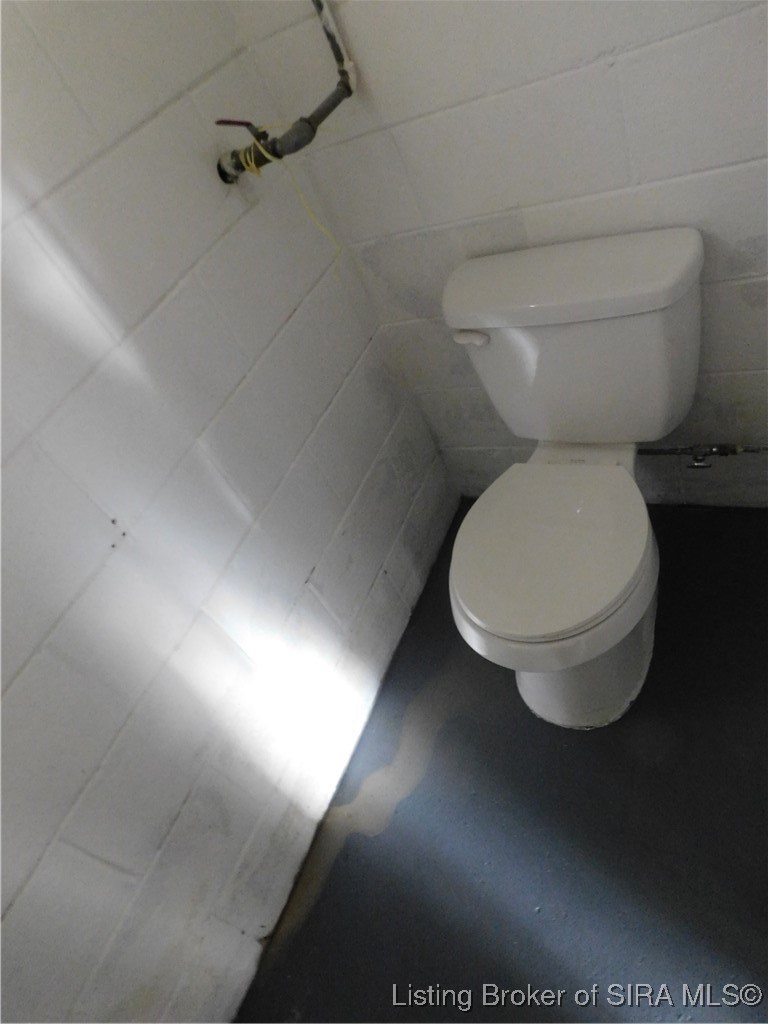 2911 Washington Avenue Bedford, IN 47421 - Photo 34 of 39