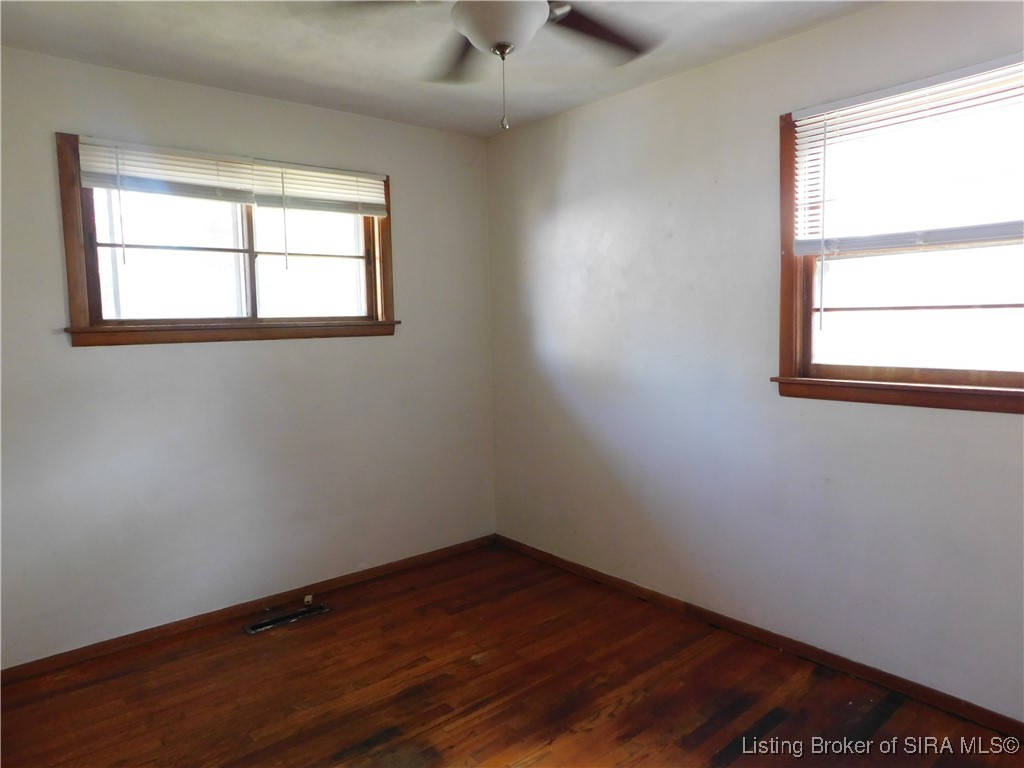 2911 Washington Avenue Bedford, IN 47421 - Photo 8 of 39