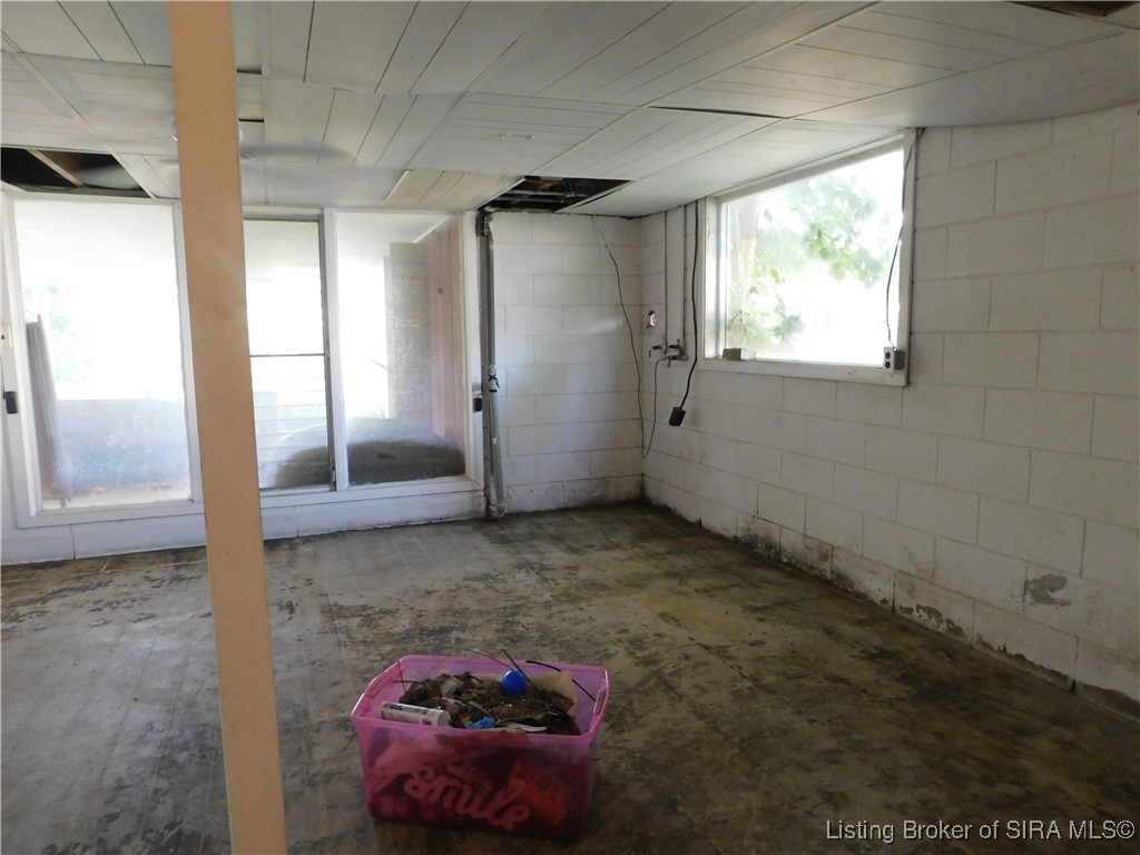 2911 Washington Avenue Bedford, IN 47421 - Photo 10 of 39