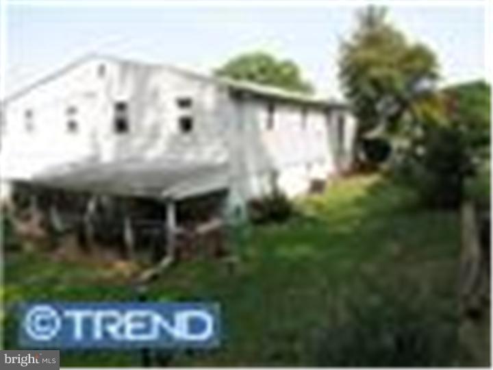3690 Chesterfield Road Philadelphia, PA 19114 - Photo 2 of 8 Exterior Back
