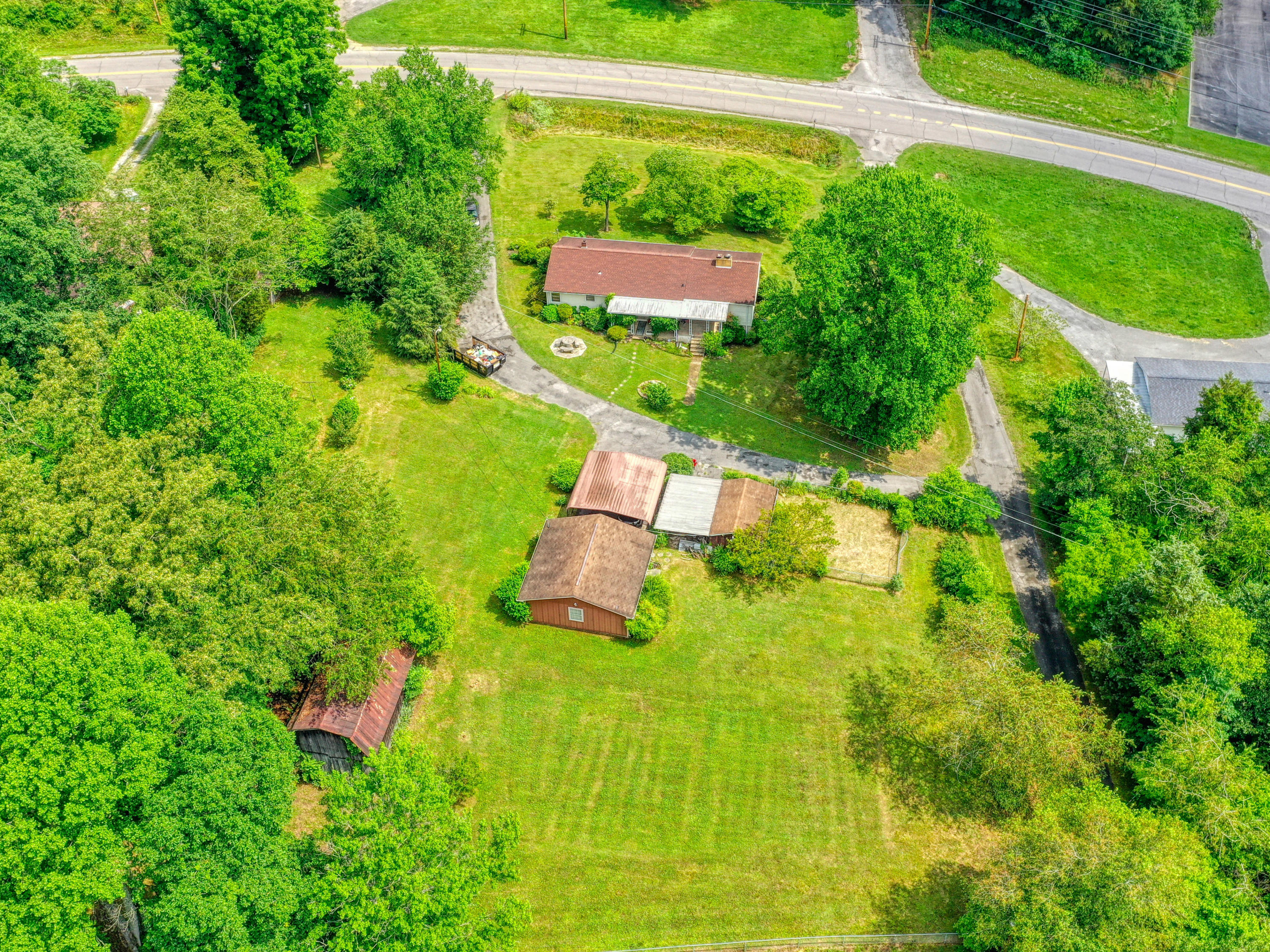 405 Old Emory Road Clinton, TN 37716 - Photo 2 of 28 405 Old Emory