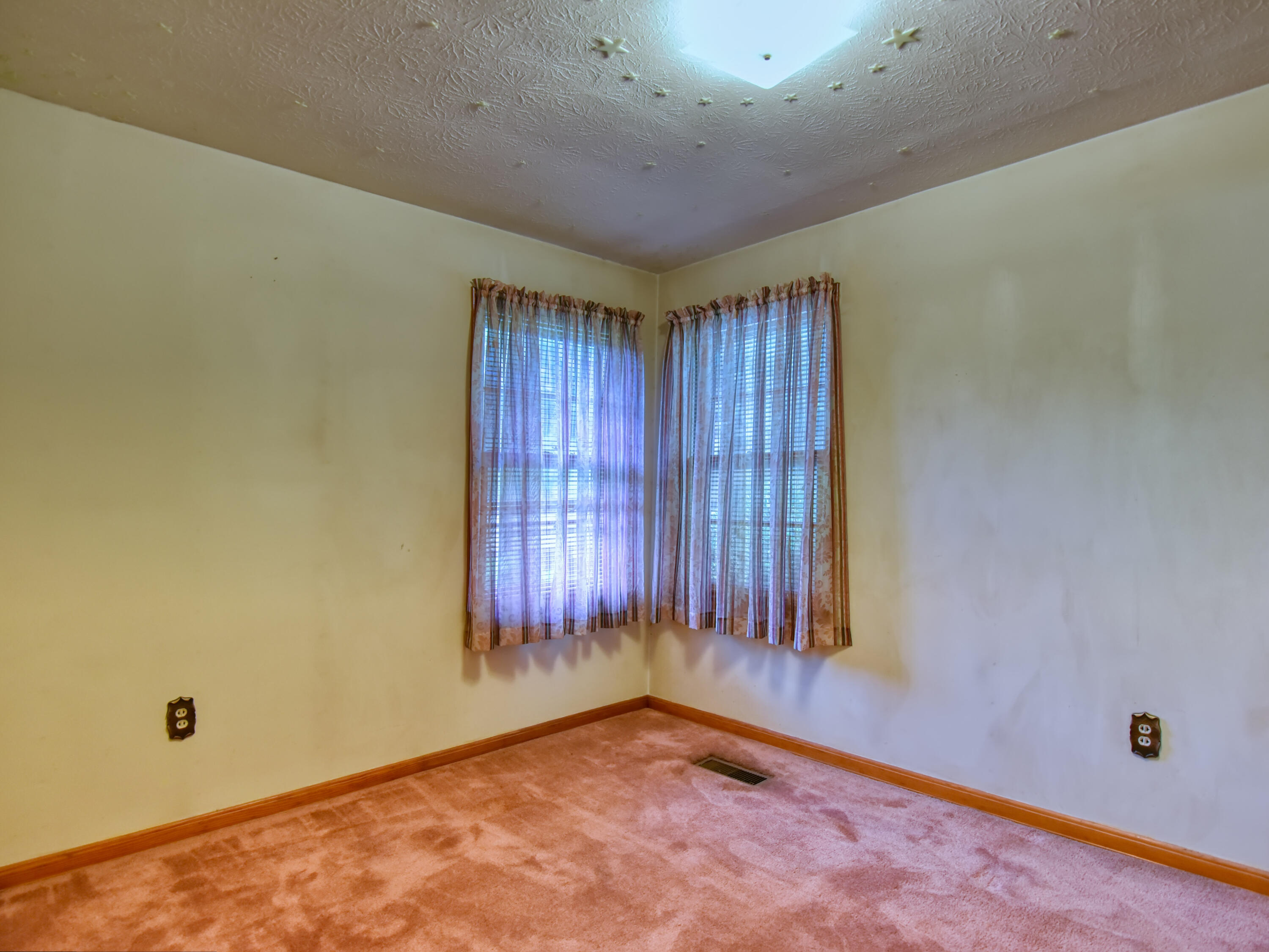 405 Old Emory Road Clinton, TN 37716 - Photo 15 of 28 405 Old Emory