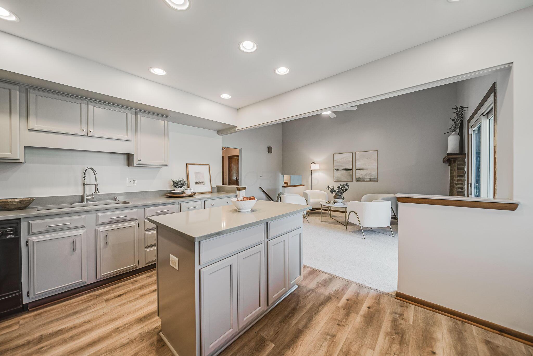 5256 Longrifle Road Westerville, OH 43081 - Photo 17 of 65 Kitchen