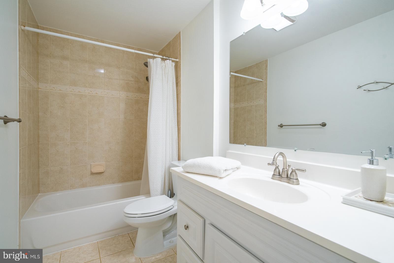 6641 Kerns Road Falls Church, VA 22042 - Photo 17 of 35 Full bath