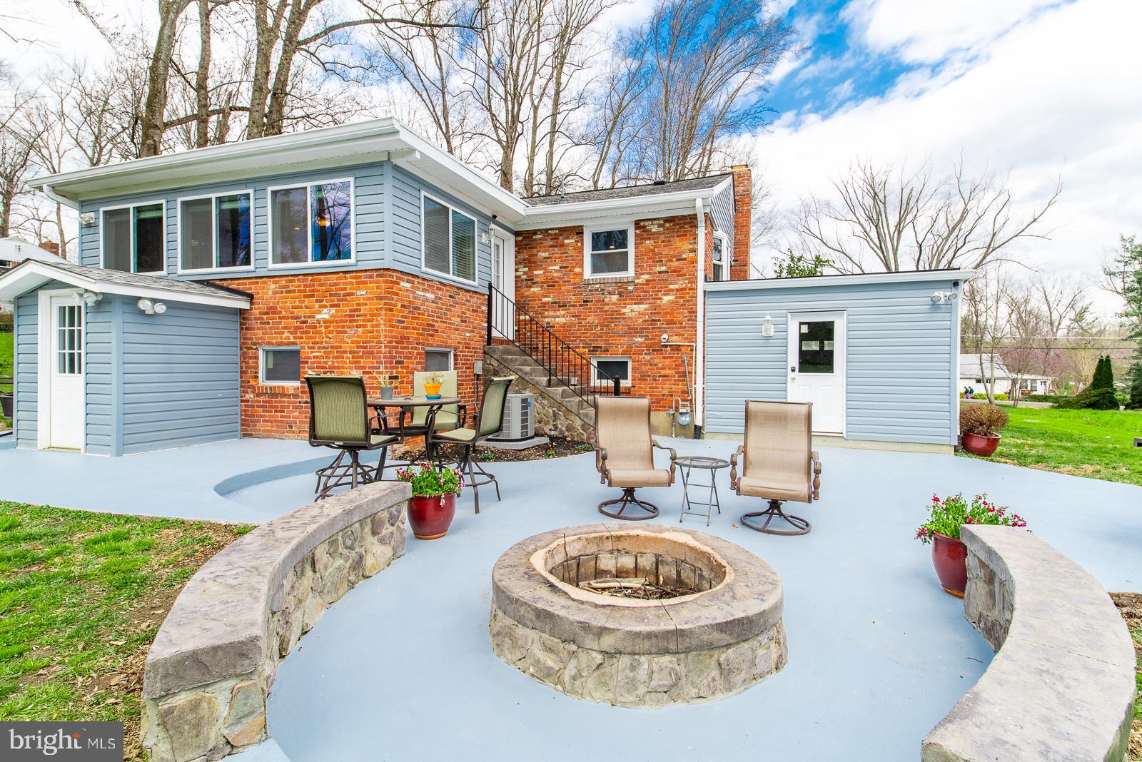 6641 Kerns Road Falls Church, VA 22042 - Photo 33 of 35 Fire pit with build in seating