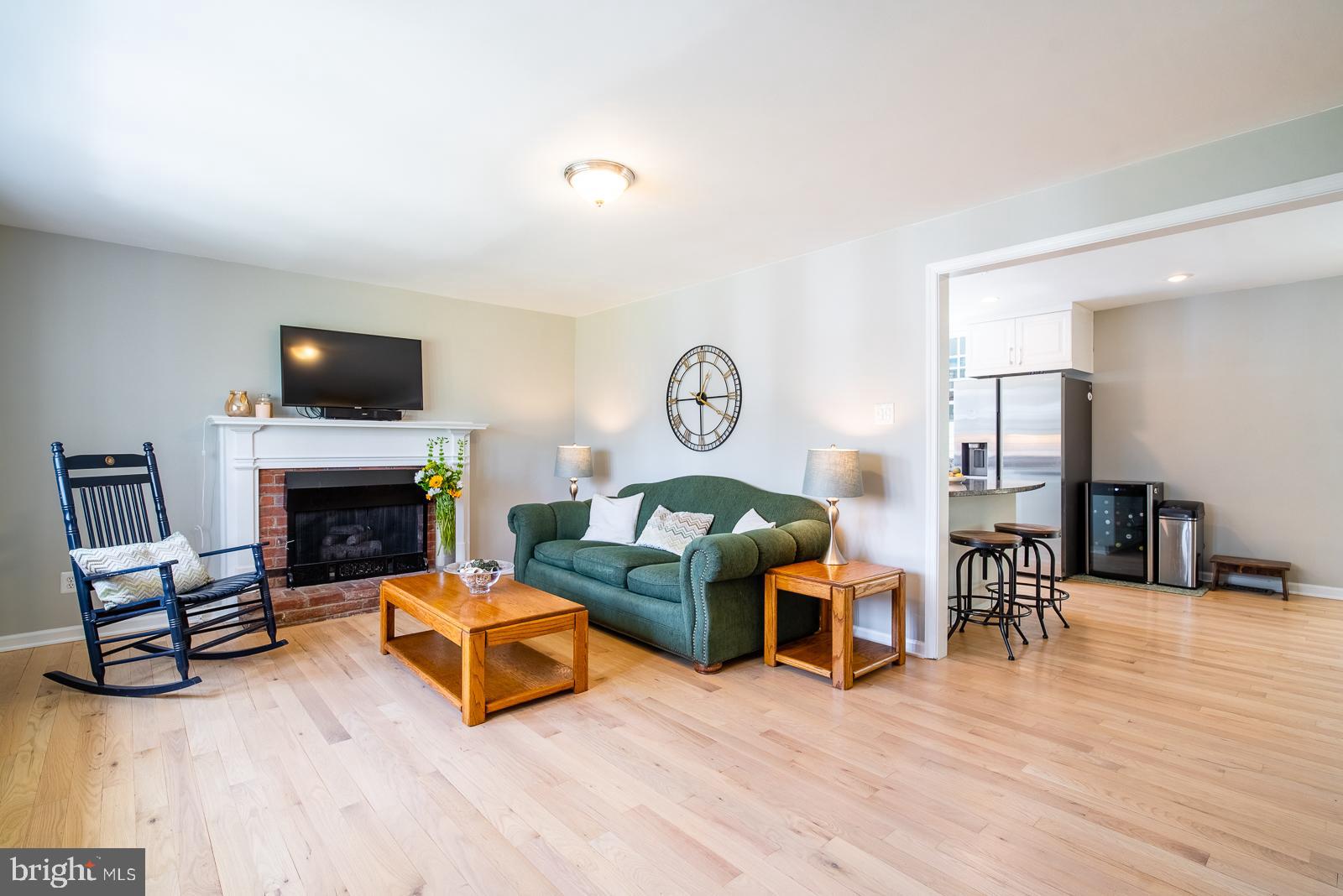 6641 Kerns Road Falls Church, VA 22042 - Photo 5 of 35 Living Room