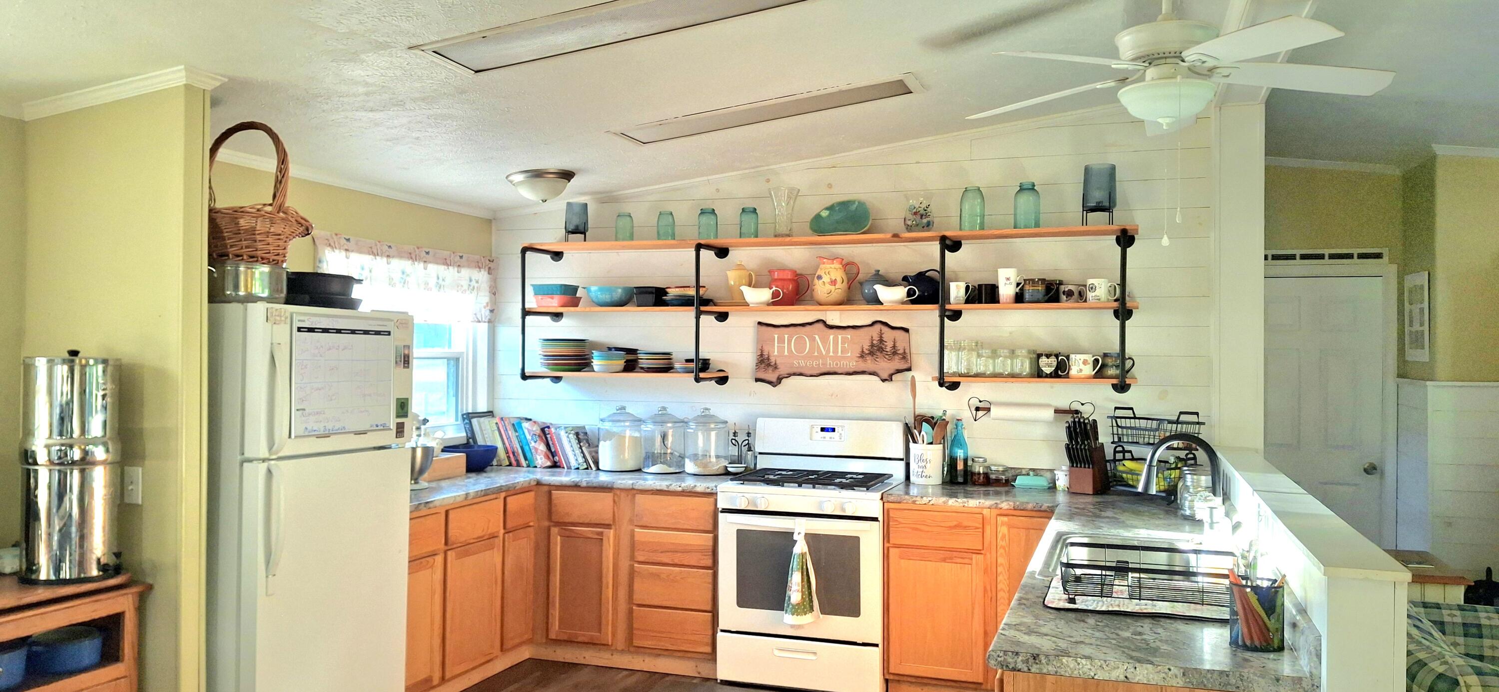 4640 North Harding Avenue Harrison, MI 48625 - Photo 15 of 24 IMG_20251001_123928 (3)