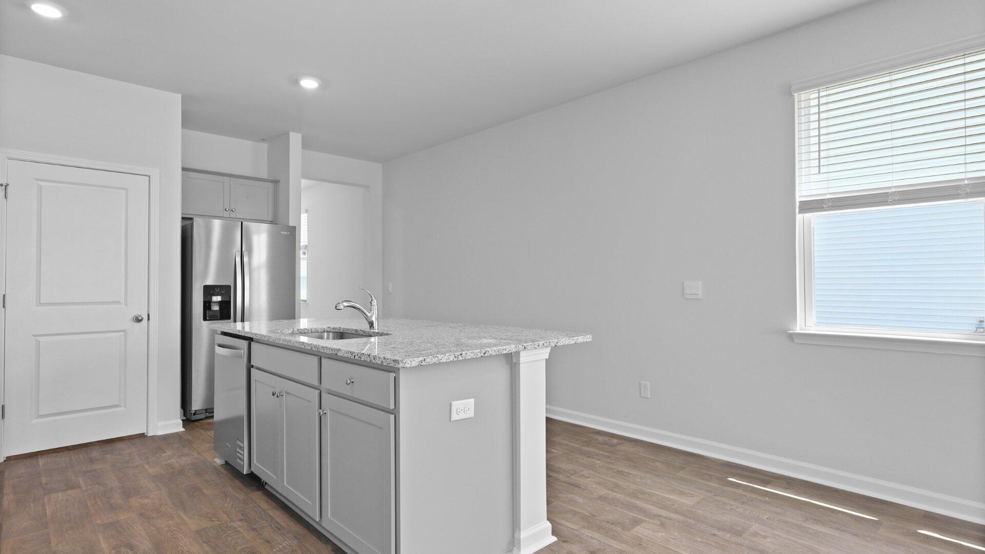 806 Long Blf Road Summerville, SC 29486 - Photo 8 of 24 305 Watersglen Drive_10