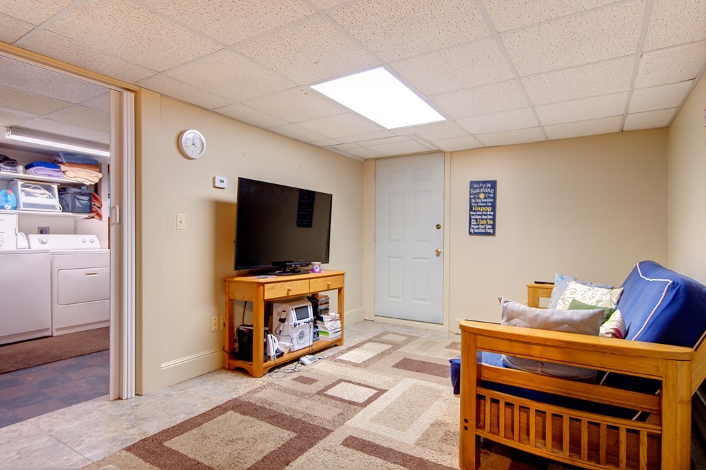 34 Fairhaven Road Worcester, MA 01606 - Photo 14 of 17 Gallery Image 14