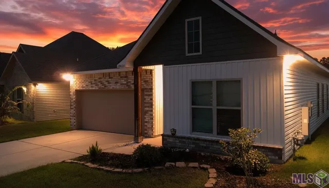 $260,000 | 59530 Clifts Cove Drive, Plaquemine, LA 70764