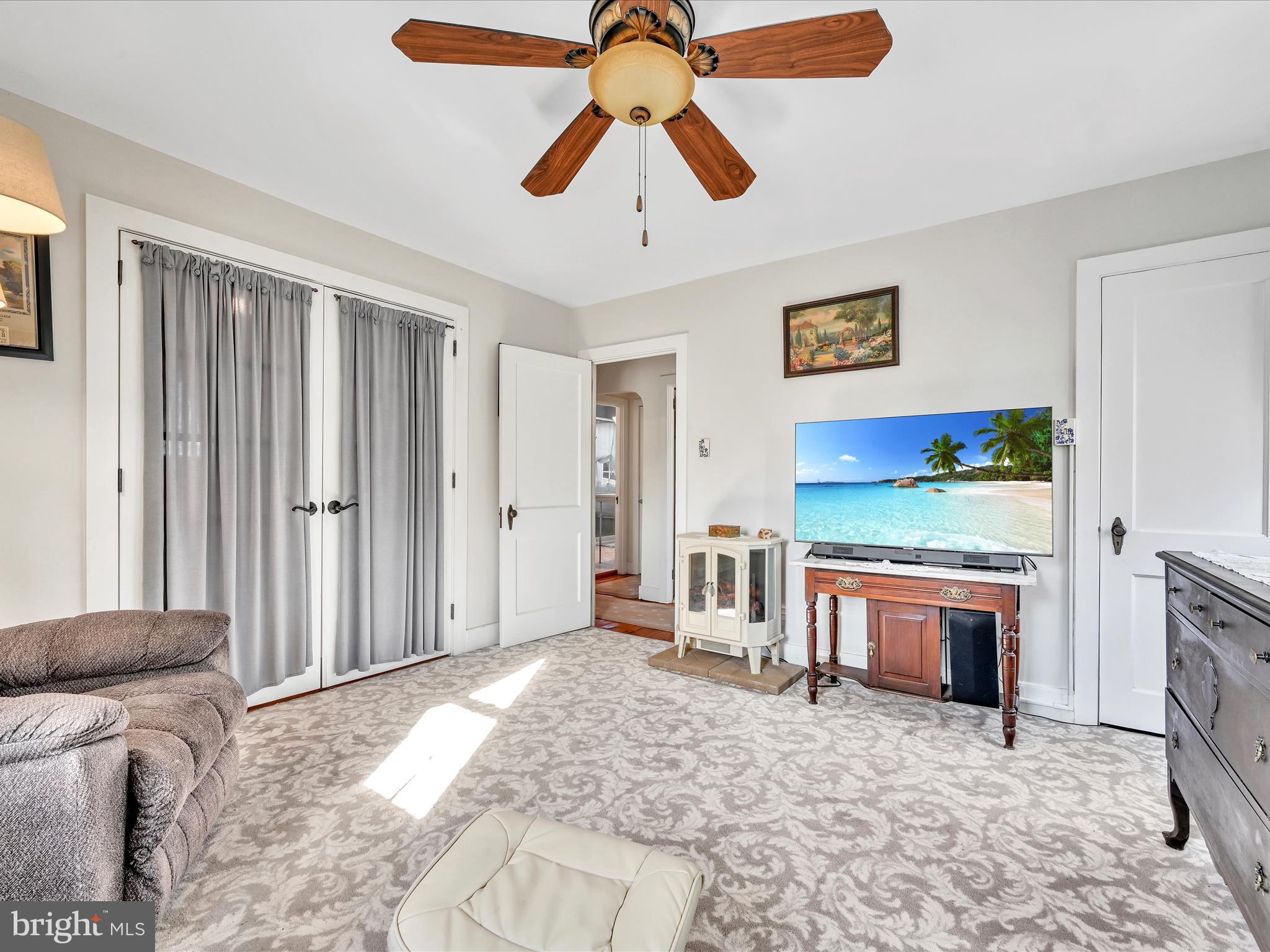 702 Woodcrest Avenue Lititz, PA 17543 - Photo 22 of 54 Bedroom 2 (front of main house)