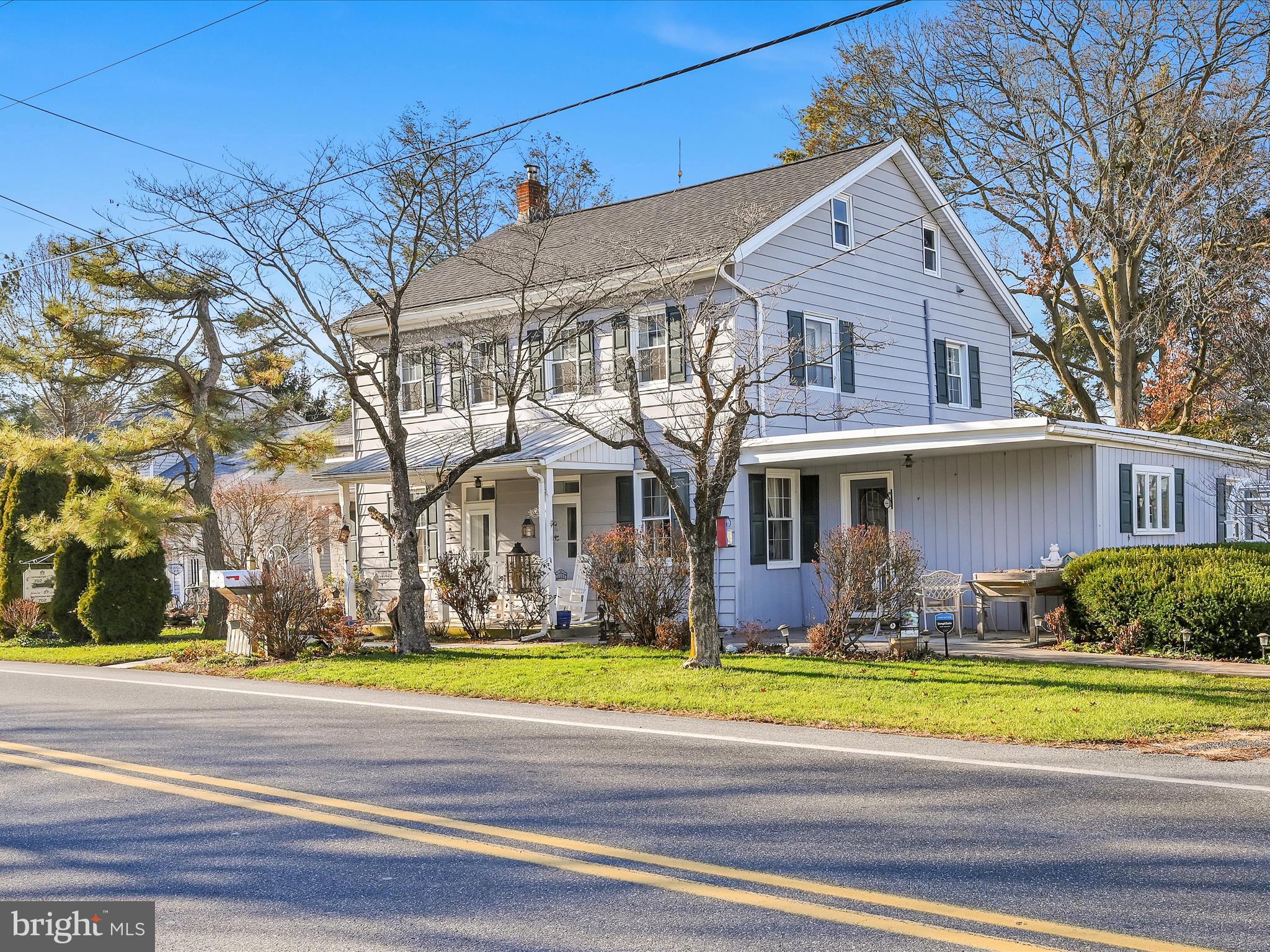 702 Woodcrest Avenue Lititz, PA 17543 - Photo 3 of 54 Kitchen side