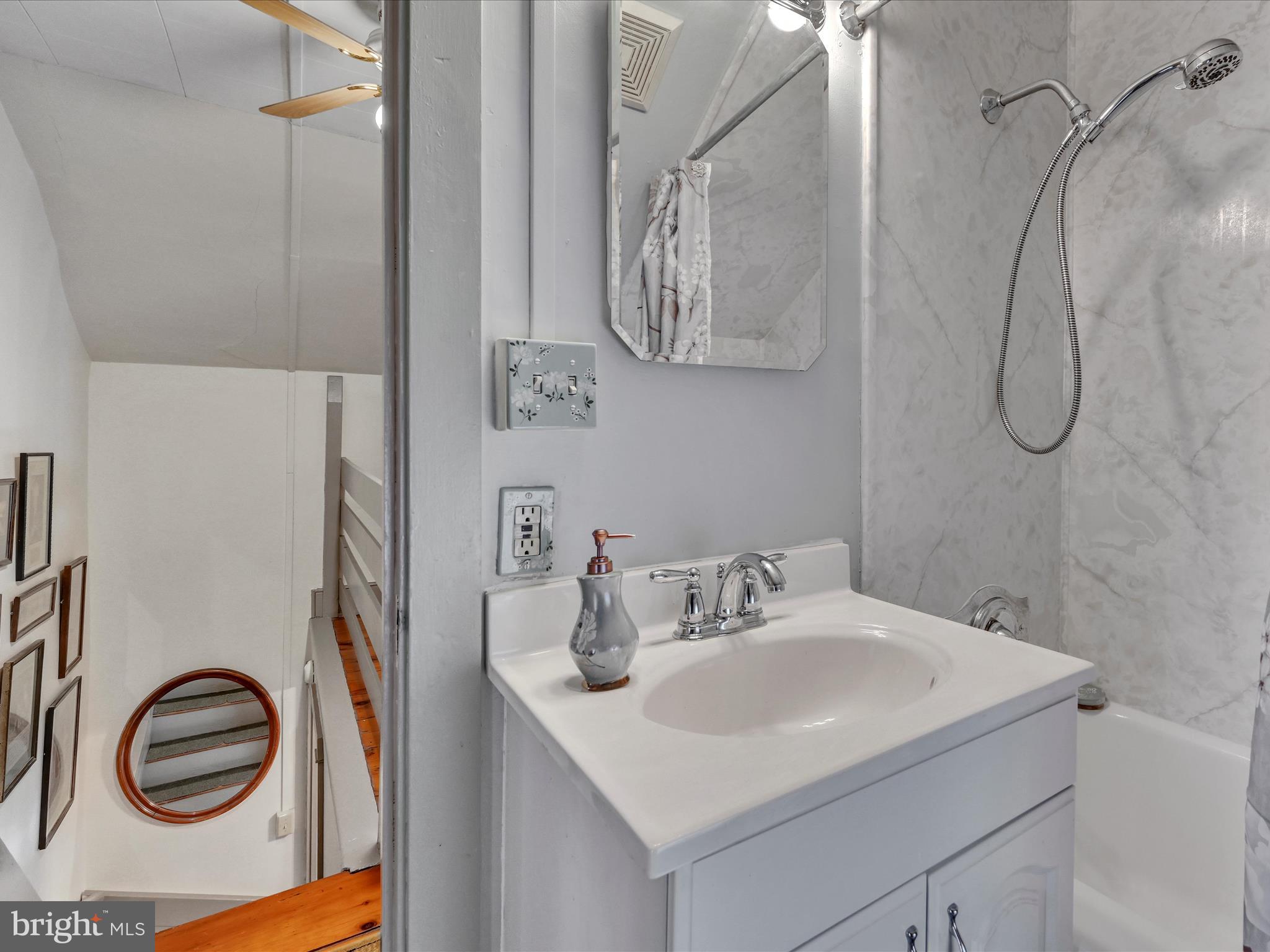 702 Woodcrest Avenue Lititz, PA 17543 - Photo 39 of 54 Bathroom 3