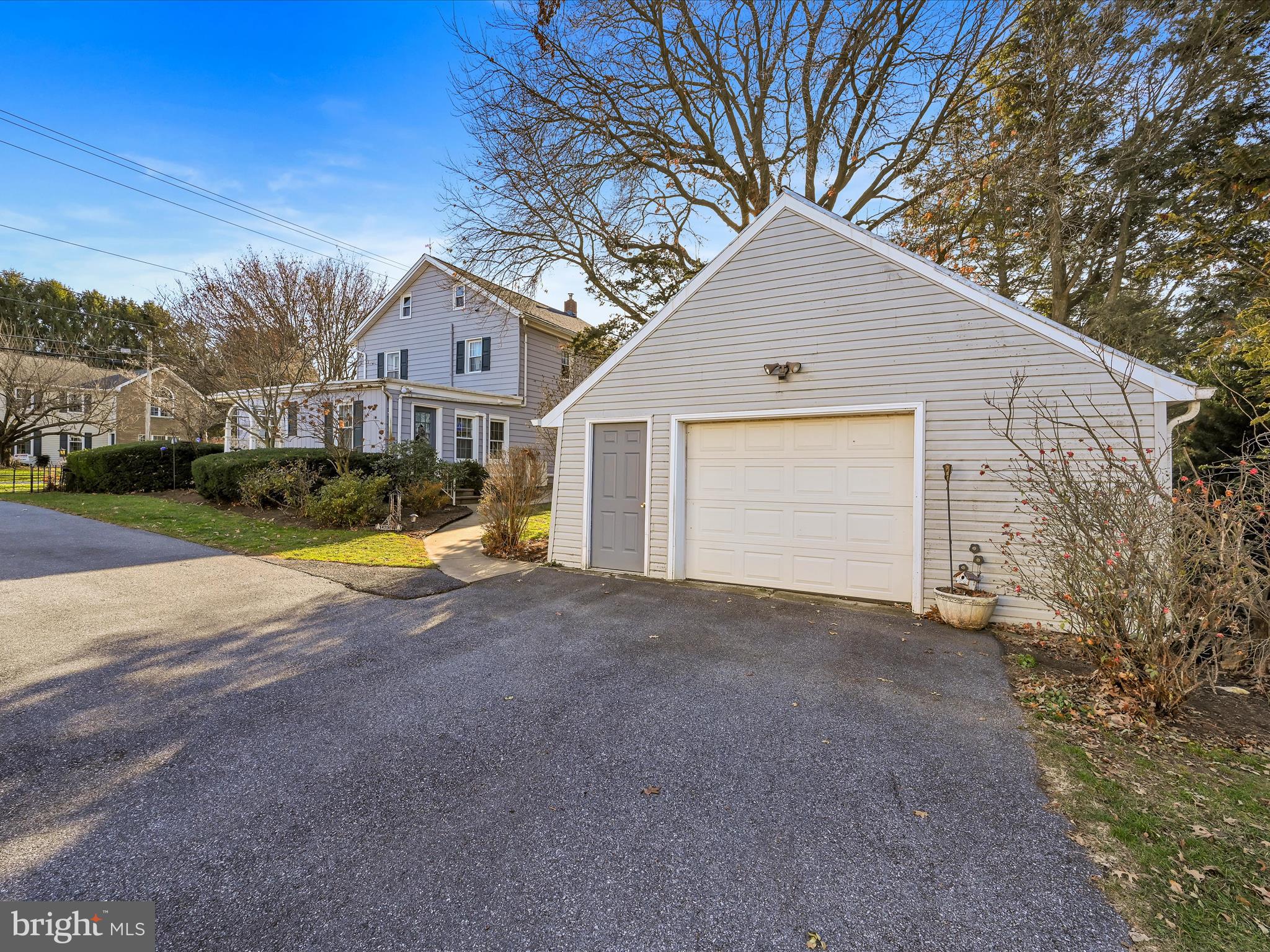 702 Woodcrest Avenue Lititz, PA 17543 - Photo 40 of 54 Garage/Parking
