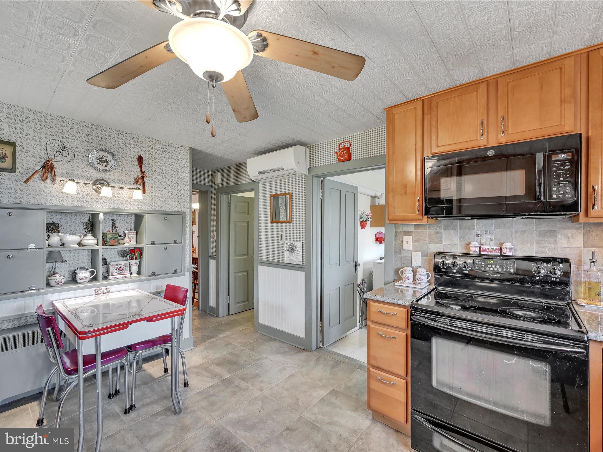702 Woodcrest Avenue Lititz, PA 17543 - Photo 7 of 54 Kitchen