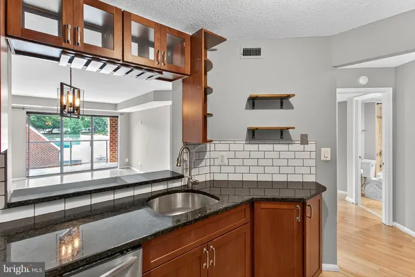 $360,000 | 2100 Langston Boulevard, Unit 335, Arlington, VA 22201