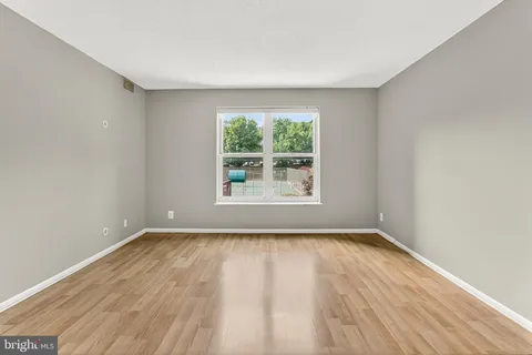 $360,000 | 2100 Langston Boulevard, Unit 335, Arlington, VA 22201