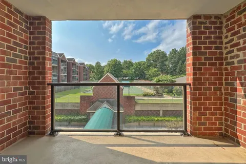 $360,000 | 2100 Langston Boulevard, Unit 335, Arlington, VA 22201