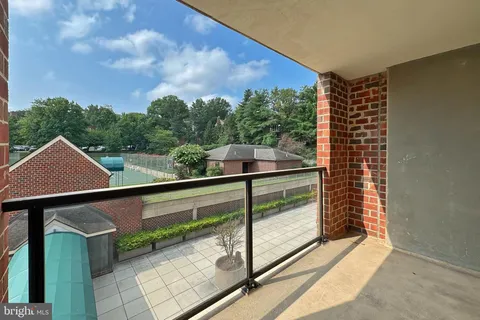 $360,000 | 2100 Langston Boulevard, Unit 335, Arlington, VA 22201
