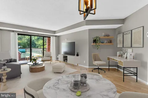 $360,000 | 2100 Langston Boulevard, Unit 335, Arlington, VA 22201