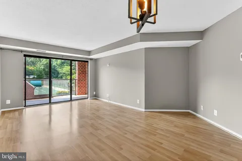 $360,000 | 2100 Langston Boulevard, Unit 335, Arlington, VA 22201