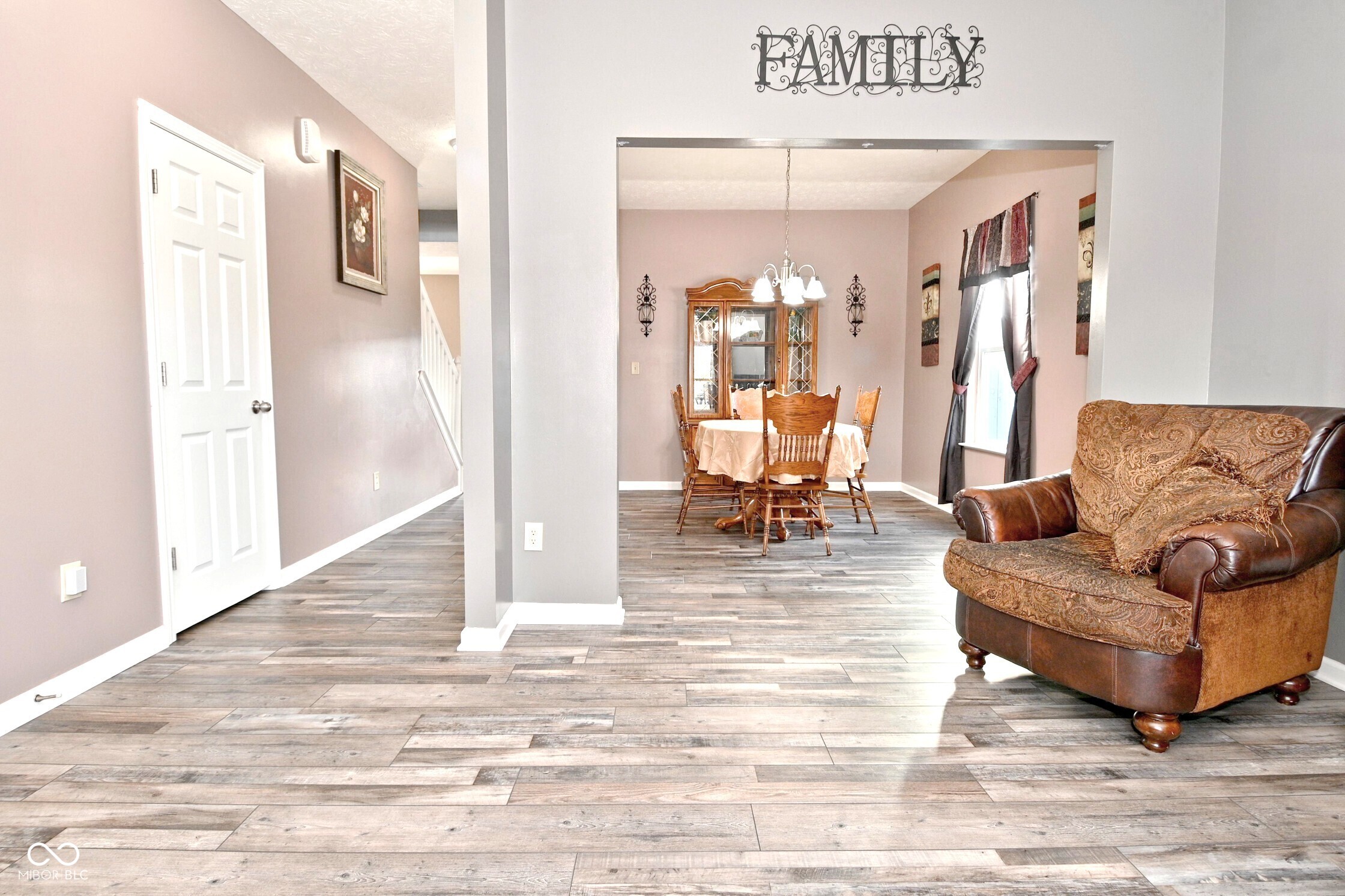 8643 Pattype Lane Avon, IN 46123 - Photo 2 of 44