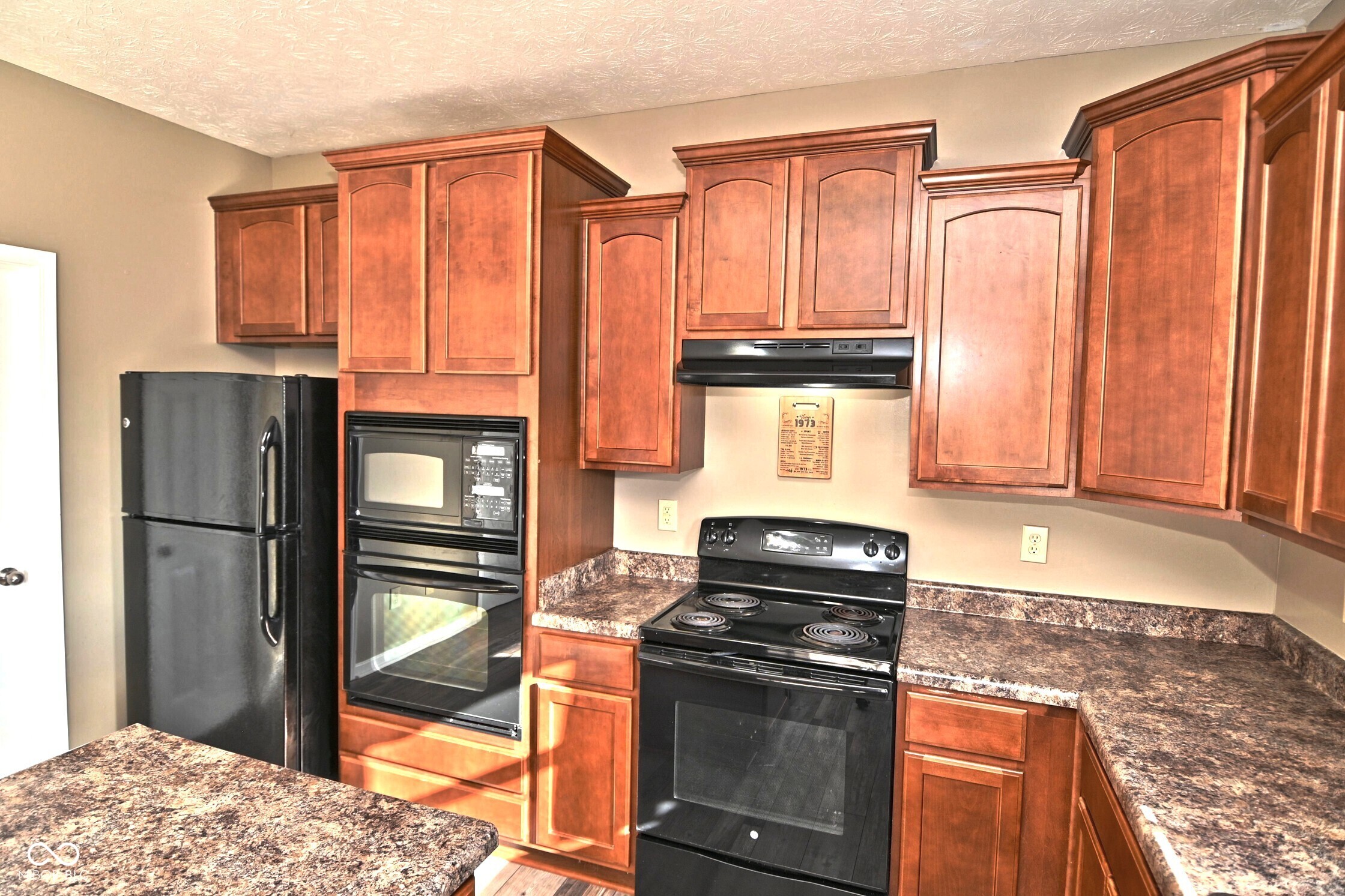 8643 Pattype Lane Avon, IN 46123 - Photo 9 of 44