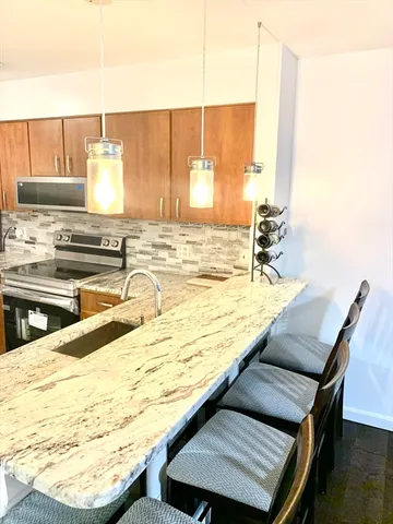 $379,999 | 50 South Common Street, Unit 405, Lynn, MA 01902