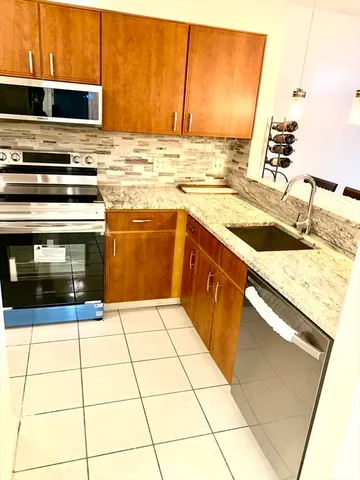 $379,999 | 50 South Common Street, Unit 405, Lynn, MA 01902