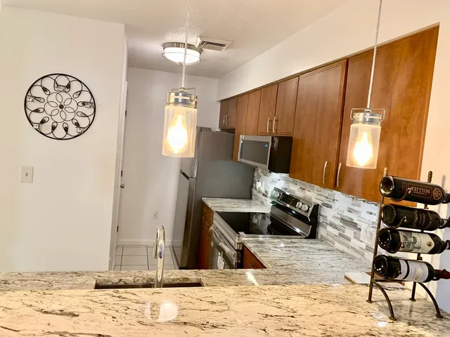 $379,999 | 50 South Common Street, Unit 405, Lynn, MA 01902