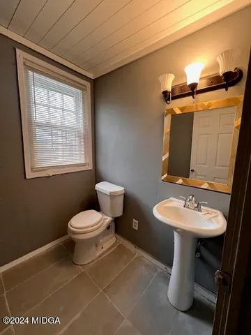 $995 | 955 Cole Street, Unit 3, Macon, GA 31201