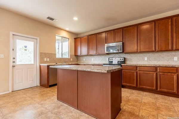 $1,999 | 24262 Invitation Oak, San Antonio, TX 78261