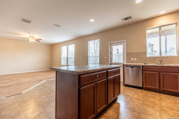 $1,999 | 24262 Invitation Oak, San Antonio, TX 78261