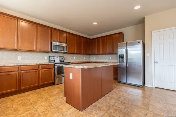 $1,999 | 24262 Invitation Oak, San Antonio, TX 78261