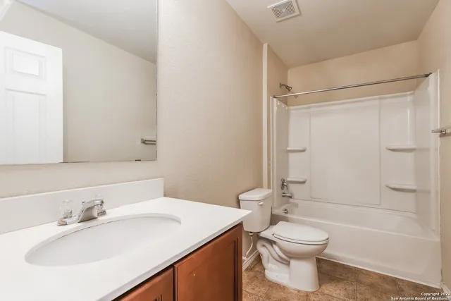 $2,195 | 24262 Invitation Oak, San Antonio, TX 78261