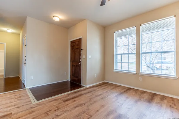 $1,999 | 24262 Invitation Oak, San Antonio, TX 78261